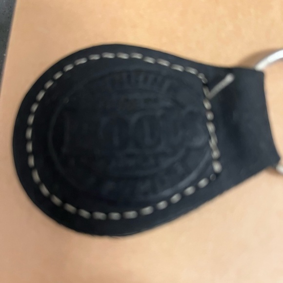 Brand New - ROOTS from Canada Black Leather Keychain. Brand new. Never used. - Picture 6 of 9